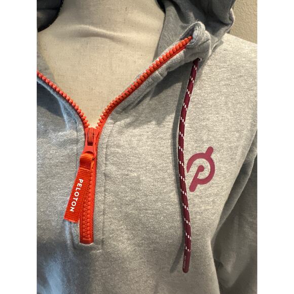 ⭐️ Women’s Peloton Fleece Quarter Zip Hoodie. Size Medium - Picture 2 of 5